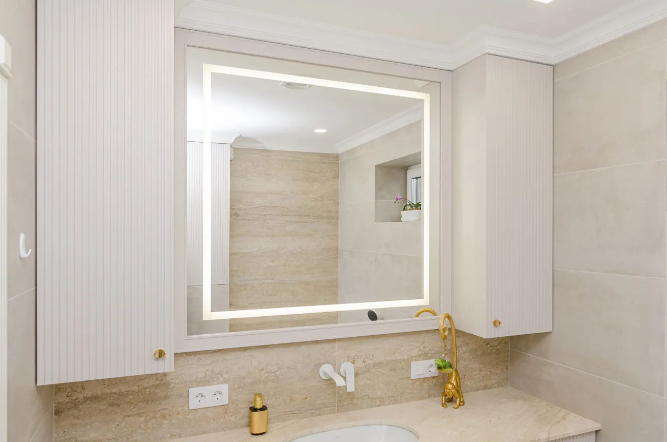 Set pentru baie cu oglindă #4028